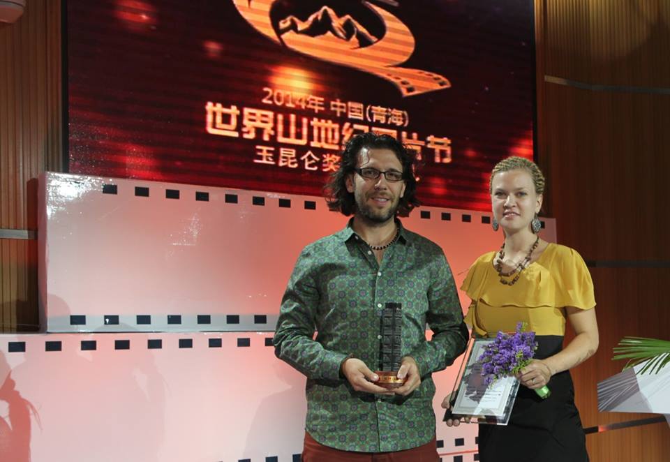 Jan a Romča Svatošovi při předávání ceny za film DivoČINY v Číně. Foto: http://www.jansvatos.com/biografie/biografie/