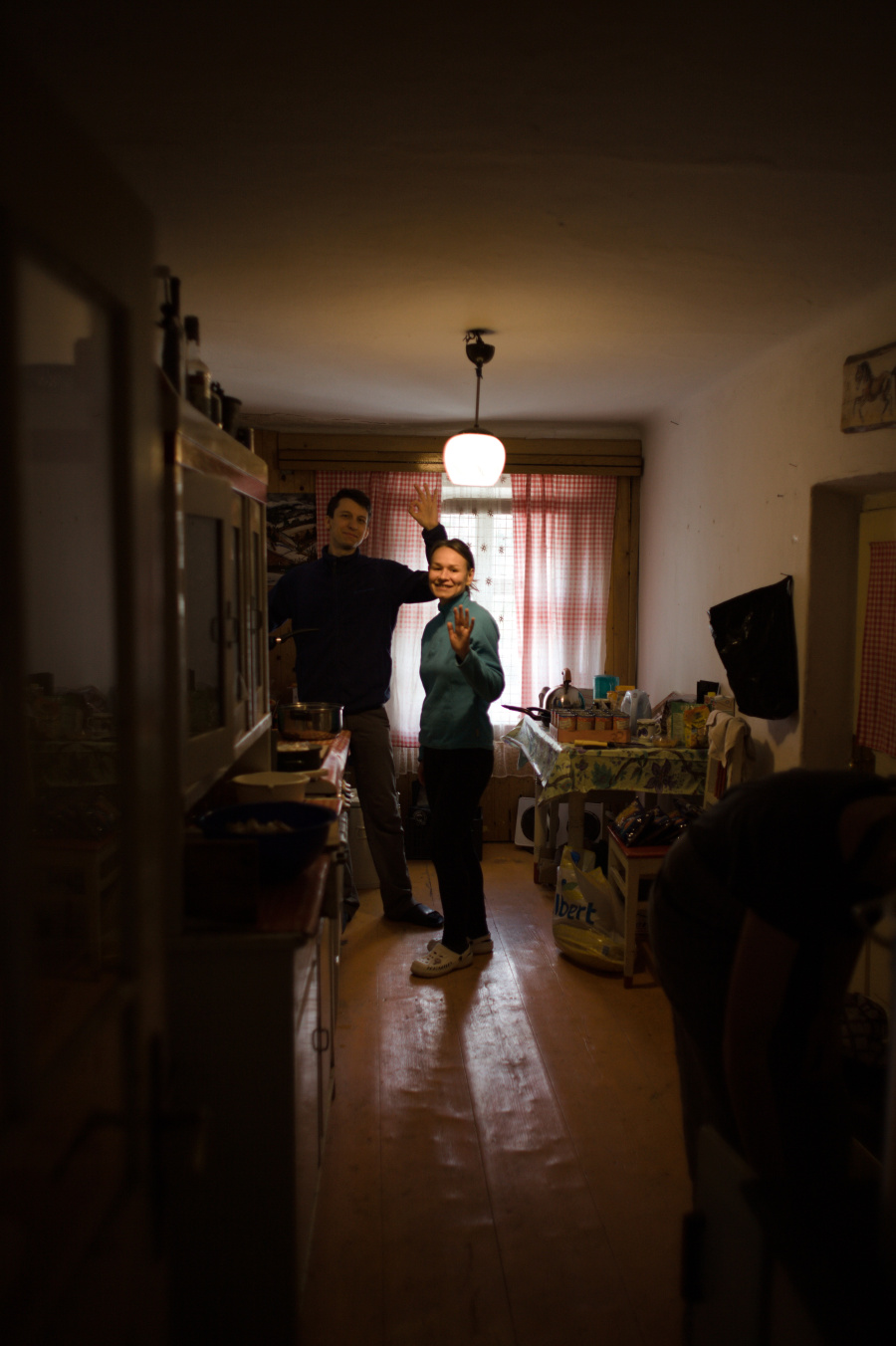 Pohled do kuchyňky při setkání členů HDO, Zdroj: Šelmy.cz
